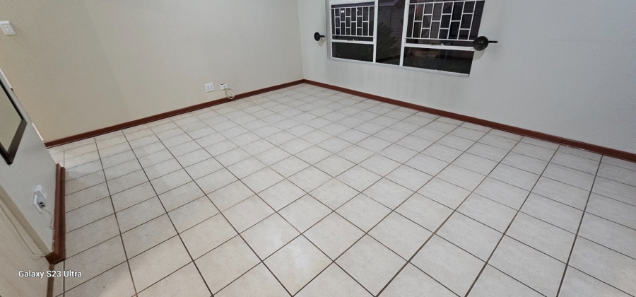 2 Bedroom Property for Sale in Langenhovenpark Free State